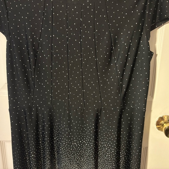 NorthStyle Black and White Floral Midi Dress - Picture 4 of 7